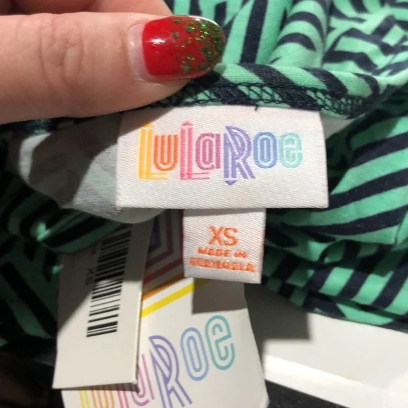 NWT LuLaRoe Irma green and blue geometric print top size xs - Picture 10 of 11